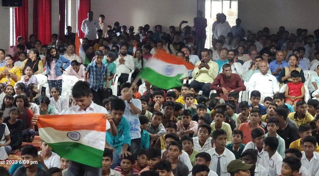 उत्कंठा … उत्साह… देशाभिमान आणि जल्लोष चंद्रयान सॉफ्ट लँडिंगपरभणीकर बनले इस्रोच्या सुवर्ण इतिहासाचे साक्षीदार